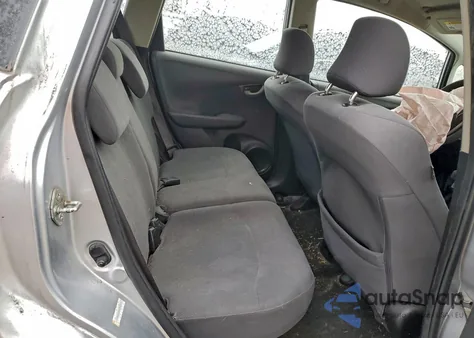 2013 Honda Fit z USA, uszkodzony, nr VIN JHMGE8H3XDC046872